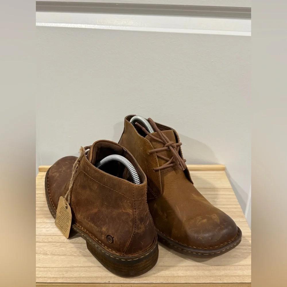 Born Leather Chukka Boots Men’s 9M Brown Distressed Lace Up Comfort NWT